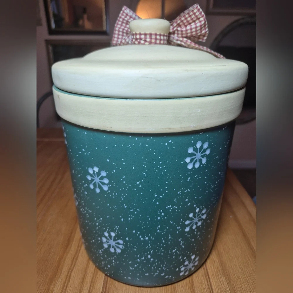 Festive‎ Happy Holidays Santa Cookie Jar